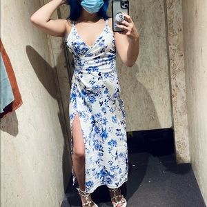 Urban Outfitters Lily Satin Wrap MIDI Dress blue